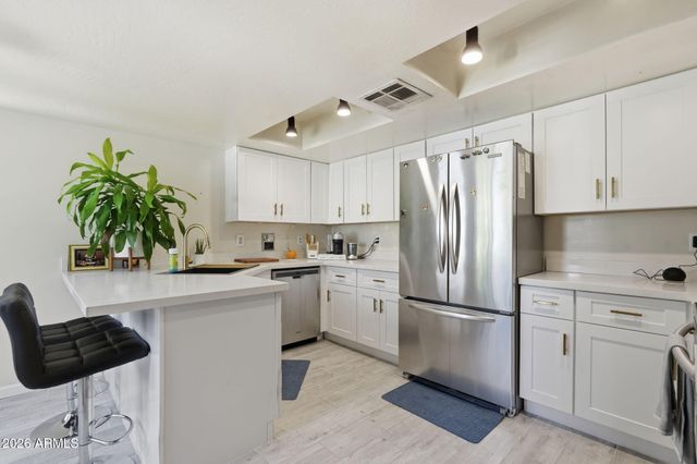 4205 E LUDLOW Drive, Phoenix, AZ 85032