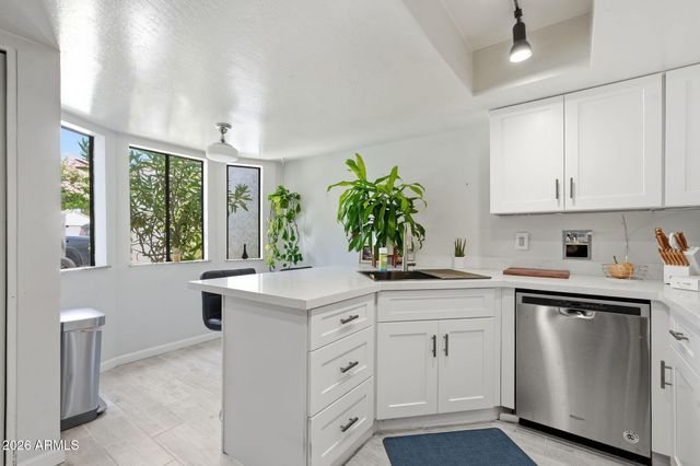 4205 E LUDLOW Drive, Phoenix, AZ 85032