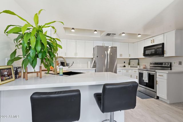 4205 E LUDLOW Drive, Phoenix, AZ 85032