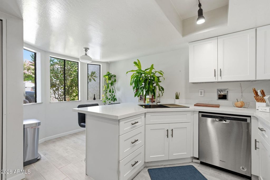 4205 E LUDLOW Drive, Phoenix, AZ 85032 — photo 3
