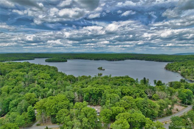 407 Yankee Lake Road, Wurtsboro, NY 12790
