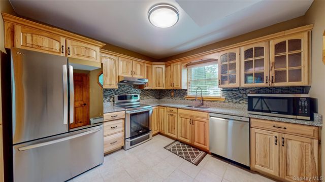 407 Yankee Lake Road, Wurtsboro, NY 12790