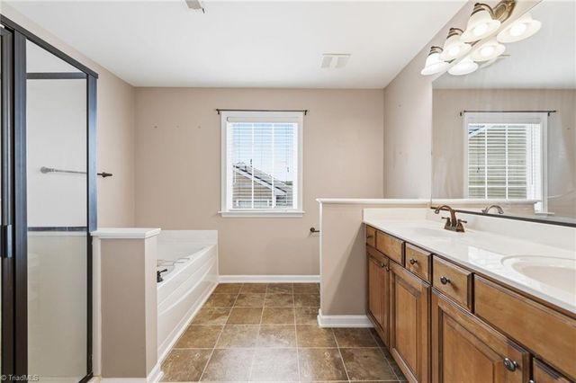 195 Creeks Edge Court, Clemmons, NC 27012
