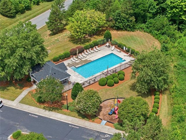 195 Creeks Edge Court, Clemmons, NC 27012