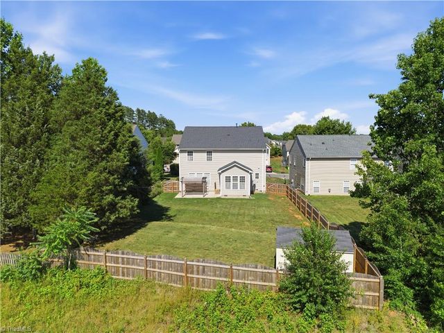195 Creeks Edge Court, Clemmons, NC 27012