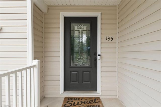 195 Creeks Edge Court, Clemmons, NC 27012