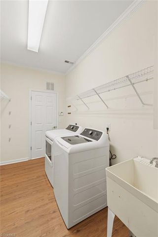 195 Creeks Edge Court, Clemmons, NC 27012