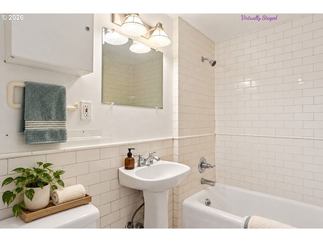 1005 Sw PARK Ave 703, Portland, OR 97205