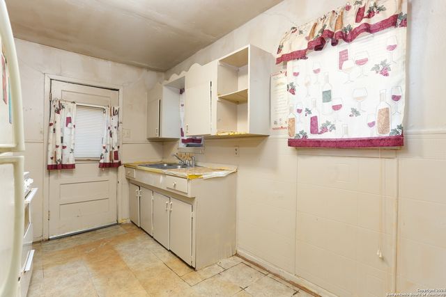 1238 PASO HONDO, San Antonio, TX 78202