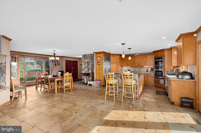 2067 OLD WASHINGTON RD, Westminster, MD 21157