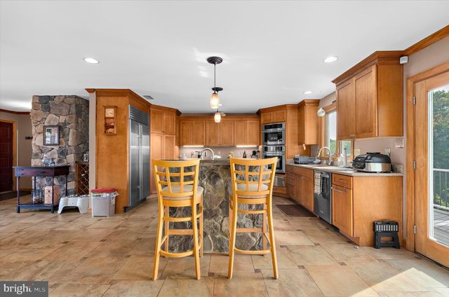 2067 OLD WASHINGTON RD, Westminster, MD 21157
