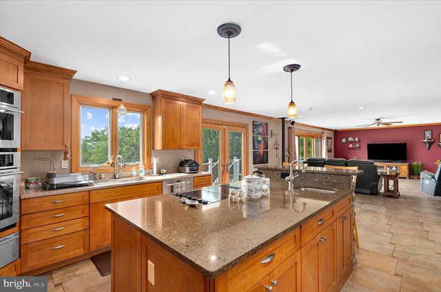 2067 OLD WASHINGTON RD, Westminster, MD 21157