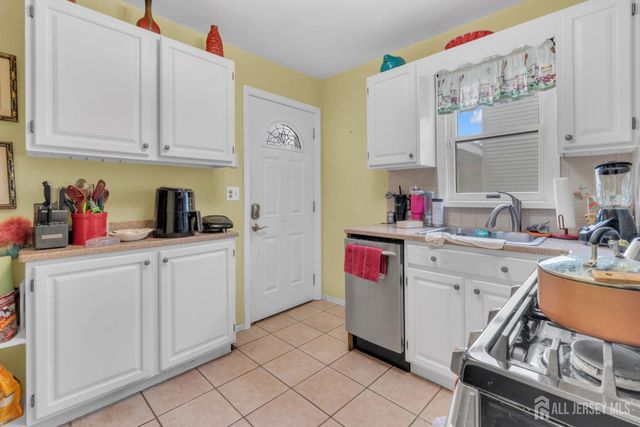 34 Chase Avenue, Avenel, NJ 07001