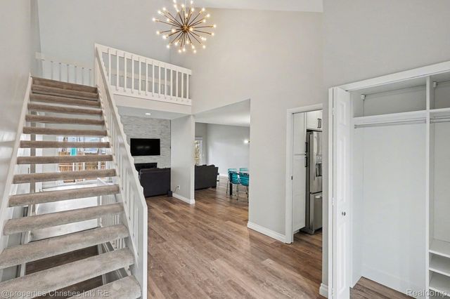 5143 Woodlands Drive, Bloomfield Hills, MI 48302