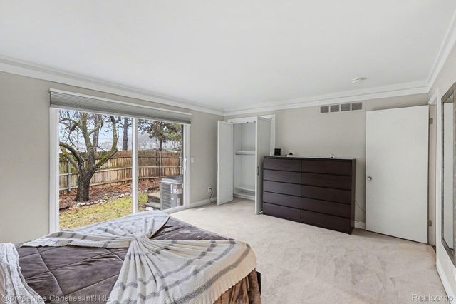 5143 Woodlands Drive, Bloomfield Hills, MI 48302