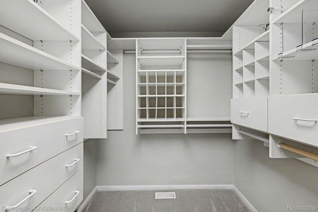 5143 Woodlands Drive, Bloomfield Hills, MI 48302