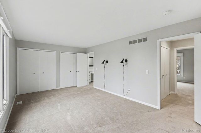 5143 Woodlands Drive, Bloomfield Hills, MI 48302