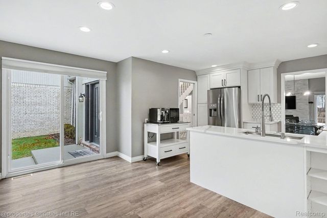 5143 Woodlands Drive, Bloomfield Hills, MI 48302