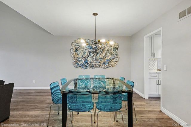 5143 Woodlands Drive, Bloomfield Hills, MI 48302