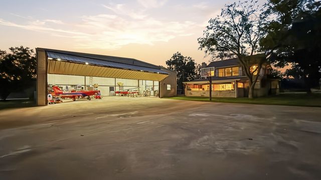 5408 Wedgefield Road, Granbury, TX 76049