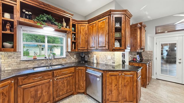 5408 Wedgefield Road, Granbury, TX 76049