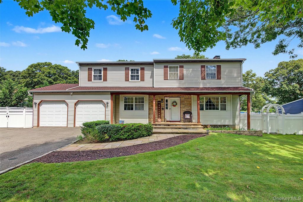7 David Drive, Selden, NY 11784 — exterior