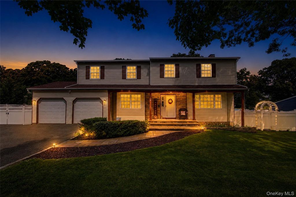 7 David Drive, Selden, NY 11784 — photo 4