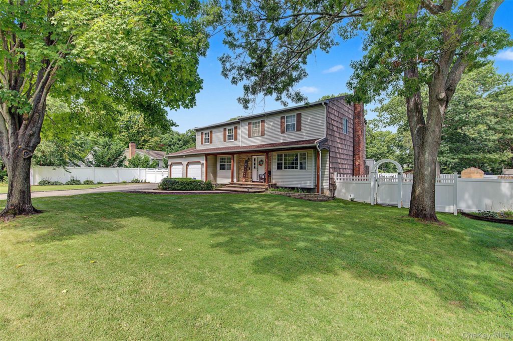 7 David Drive, Selden, NY 11784 — photo 5