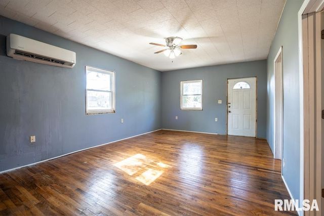 1500 N 13TH Street, Herrin, IL 62948