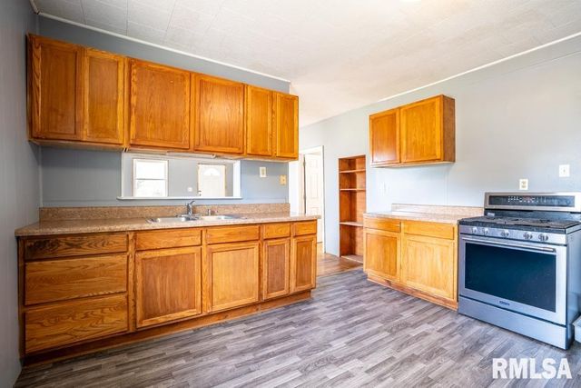 1500 N 13TH Street, Herrin, IL 62948