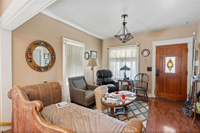 712 E Washington Ave, Orange, CA 92866