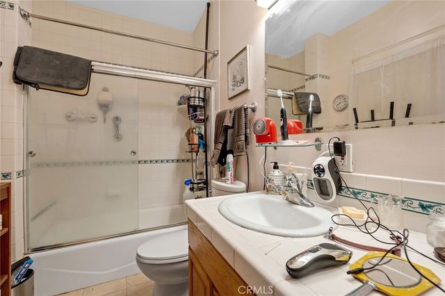712 E Washington Ave, Orange, CA 92866