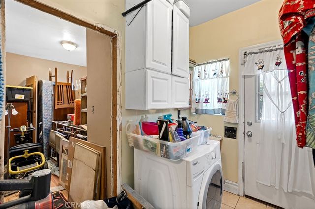 712 E Washington Ave, Orange, CA 92866