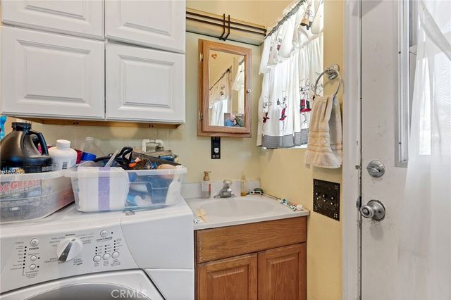 712 E Washington Ave, Orange, CA 92866