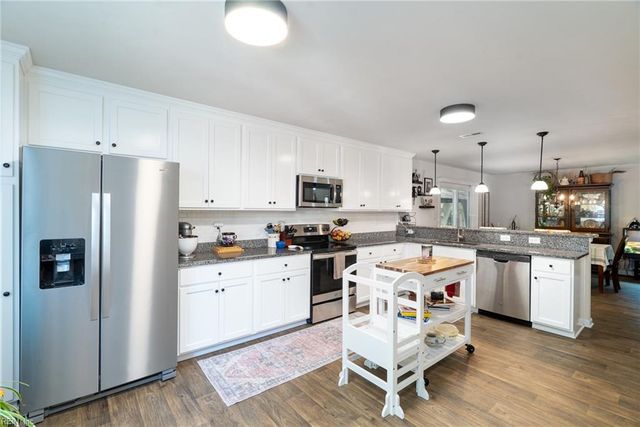 1215 Cleona DR, Chesapeake, VA 23324