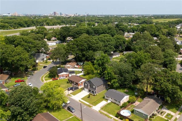 1215 Cleona DR, Chesapeake, VA 23324
