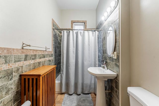 441 E 42nd Street, Chicago, IL 60653