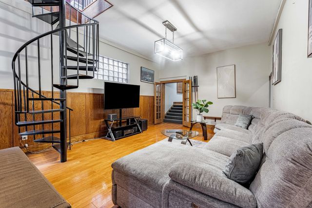 441 E 42nd Street, Chicago, IL 60653