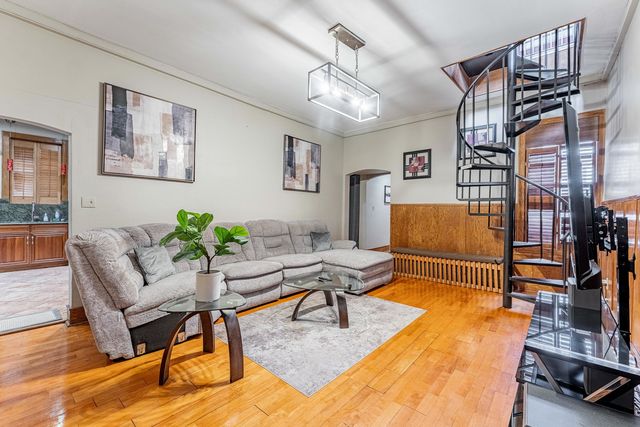 441 E 42nd Street, Chicago, IL 60653