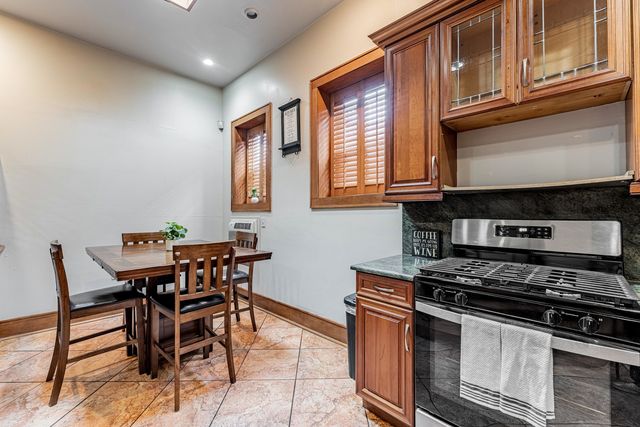 441 E 42nd Street, Chicago, IL 60653