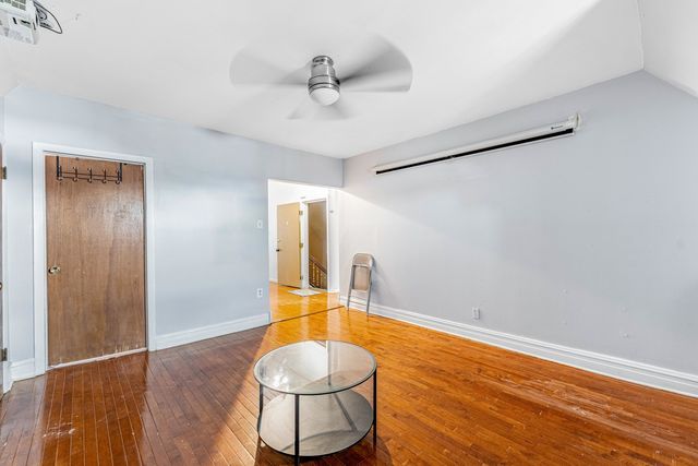 441 E 42nd Street, Chicago, IL 60653