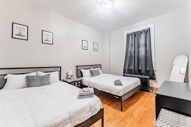 441 E 42nd Street, Chicago, IL 60653