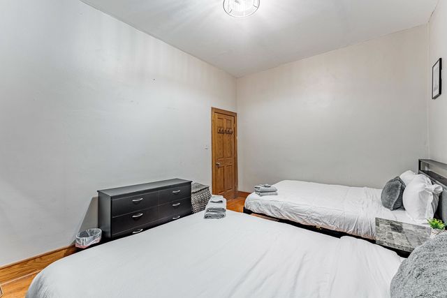 441 E 42nd Street, Chicago, IL 60653