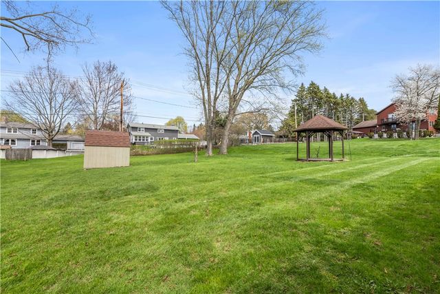 444 Mc Ewen Drive, Webster, NY 14580