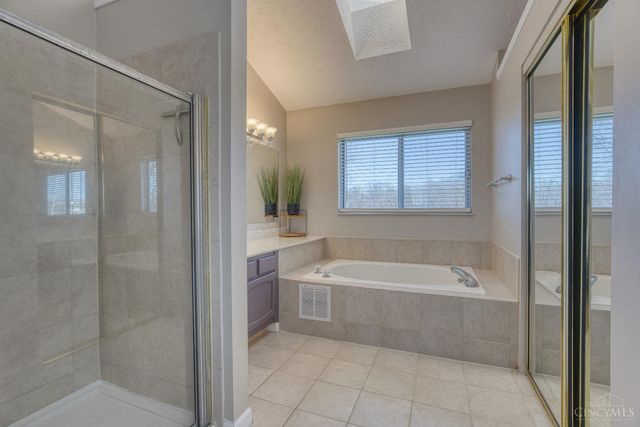 2483 Carriagegate Lane, Deerfield Twp., OH 45039