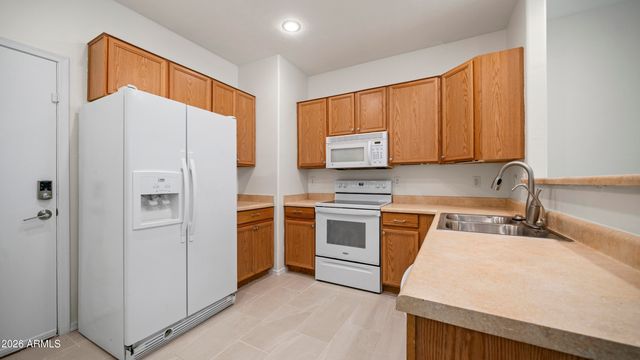 6710 E UNIVERSITY Drive 124, Mesa, AZ 85205