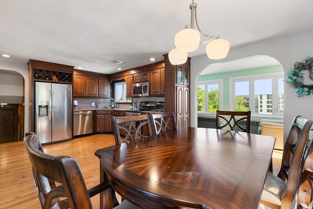 11 Adams St, Salem, MA 01970