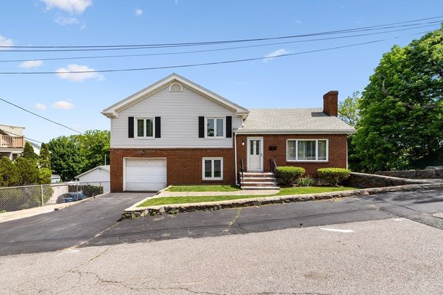 11 Adams St, Salem, MA 01970