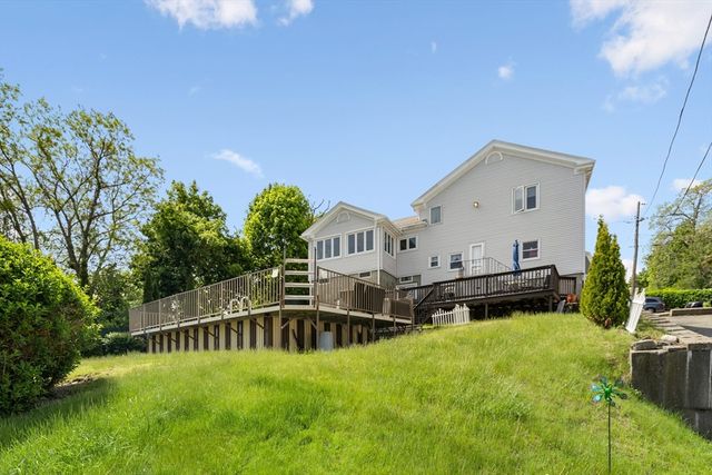 11 Adams St, Salem, MA 01970