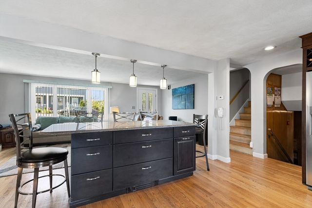 11 Adams St, Salem, MA 01970